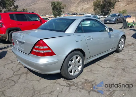 2001 Mercedes-Benz Slk 230 Kompressor z USA, uszkodzony, nr VIN WDBKK49F91F221675